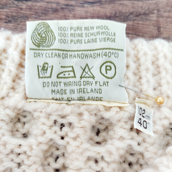 Vintage Gaeltarra Cardigan Made in Ireland Cream Sz 40 - Picture 5 of 10